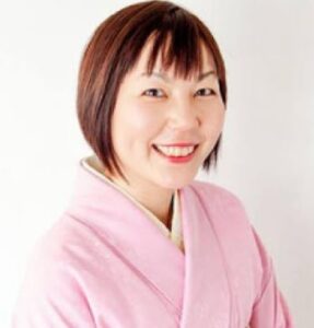 島貫良子先生「誠実本位 もちや(良子さんの手相観)」